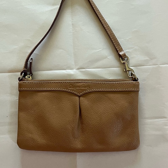 Dooney & Bourke Y2Kish Classic Med Tan Pebbled Leather Wristlet/Clutch GUC - Picture 6 of 14